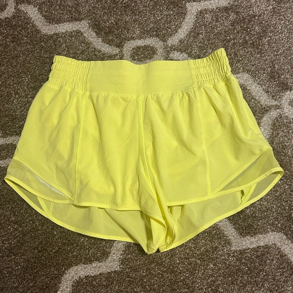Lululemon sports short - Neon Yellow in very good condition! Size Small - Picture 2 of 2